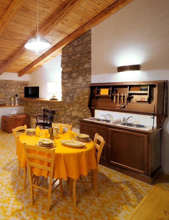 Residenza Matarazzo E Le Sue Soffitte Apartment Castellabate Room photo