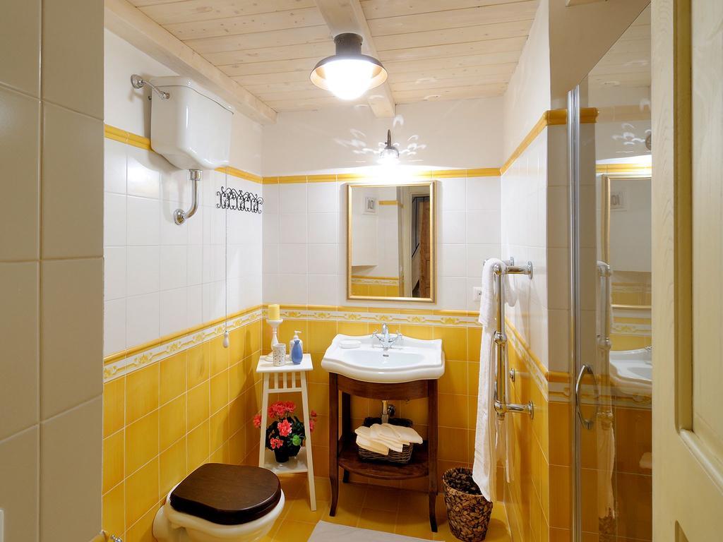 Residenza Matarazzo E Le Sue Soffitte Apartment Castellabate Room photo